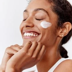 Fresh Rose Face Cream - Crème Hydratante Visage A L'acide Hyaluronique 7 Fresh Rose Face Cream - Crème Hydratante Visage A L'acide Hyaluronique -Sephora shop P10016757 2