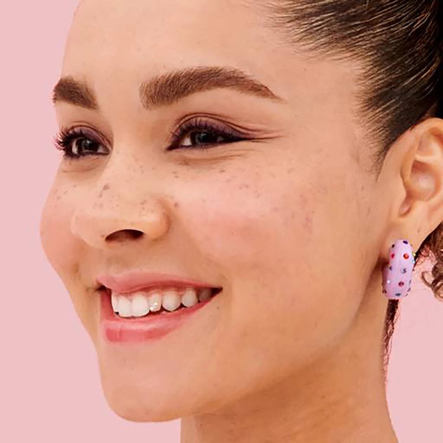 Benefit Cosmetics Gimme Brow+ Volumizing Pencil - Crayon Sourcils Volumateur 4 Benefit Cosmetics Gimme Brow+ Volumizing Pencil - Crayon Sourcils Volumateur – Image 2