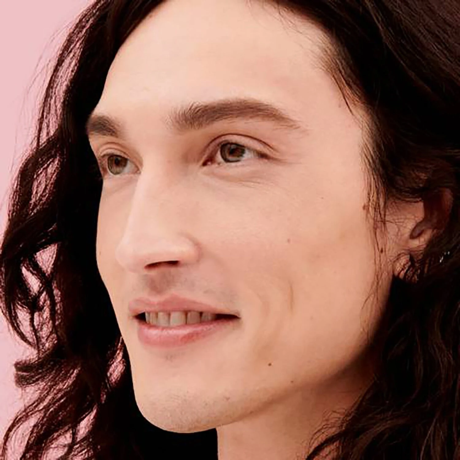 Benefit Cosmetics Gimme Brow+ Volumizing Pencil - Crayon Sourcils Volumateur 6 Benefit Cosmetics Gimme Brow+ Volumizing Pencil - Crayon Sourcils Volumateur – Image 4