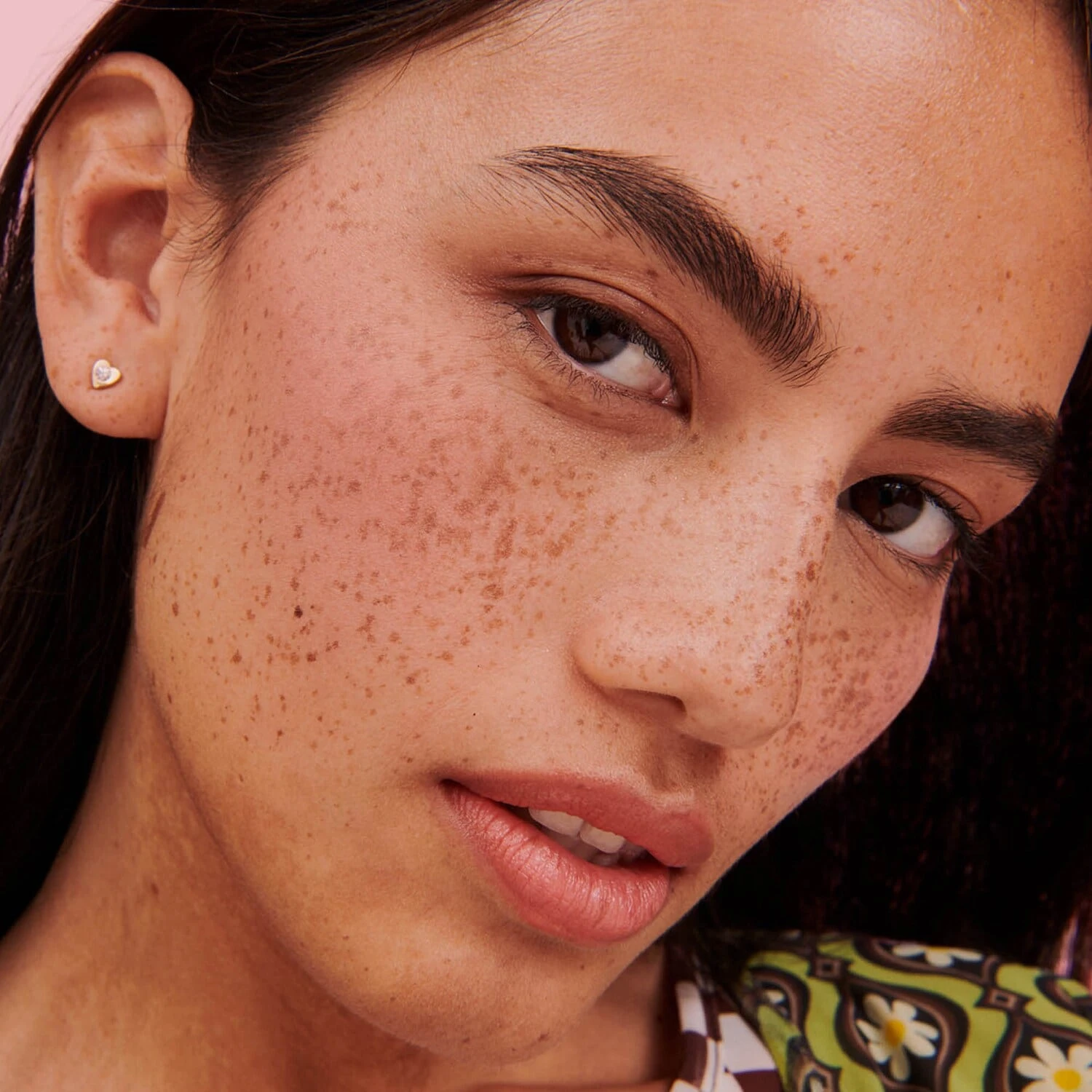 Benefit Cosmetics Stamp Of Beauty Kit - Coffret De Maquillage Regard, Sourcils & Teint 4 Benefit Cosmetics Stamp Of Beauty Kit - Coffret De Maquillage Regard, Sourcils & Teint – Image 2