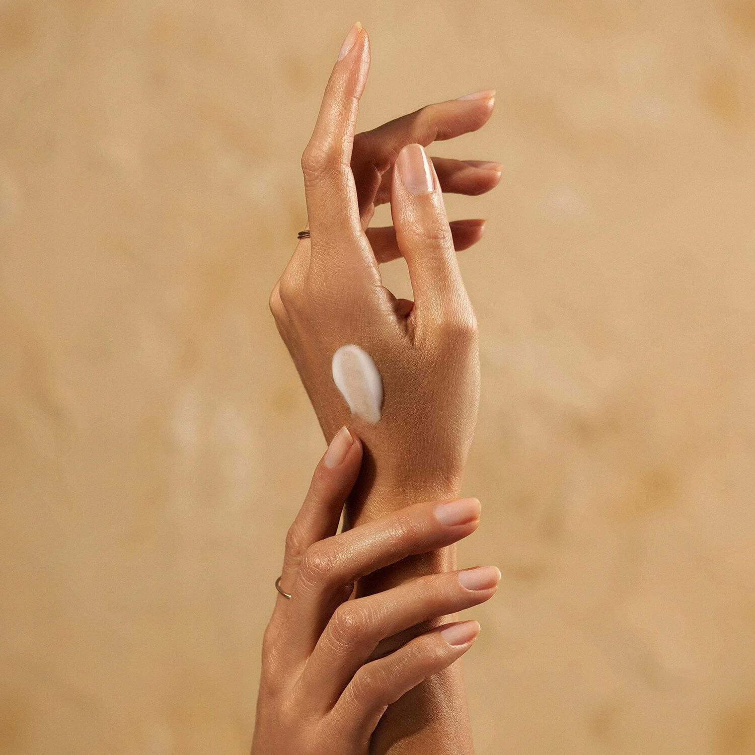 Moroccanoil Crème Pour Les Mains - Fragrance Originale 5 Moroccanoil Crème Pour Les Mains - Fragrance Originale – Image 3