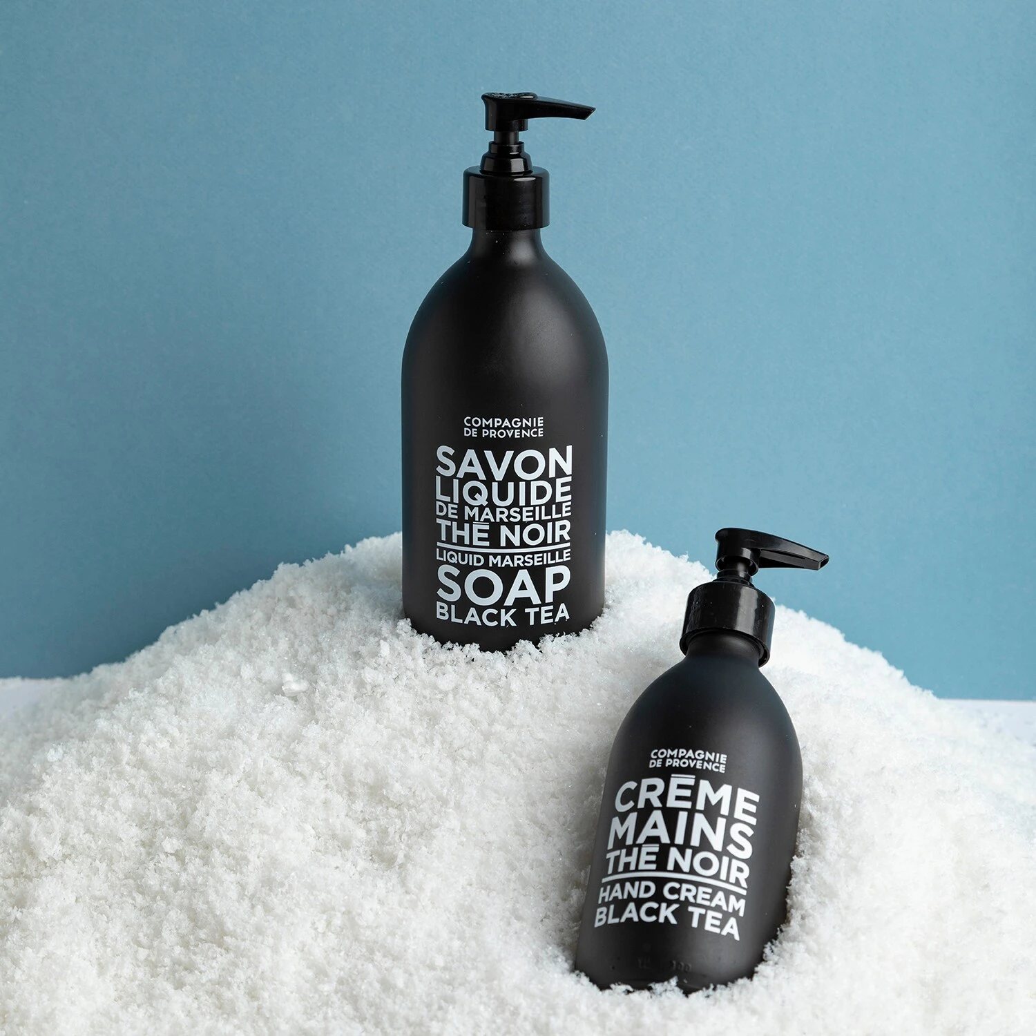 La Compagnie De Provence Duo Black Is Black - Coffret Soin Mains Et Corps Thé Noir 5 La Compagnie De Provence Duo Black Is Black - Coffret Soin Mains Et Corps Thé Noir – Image 3