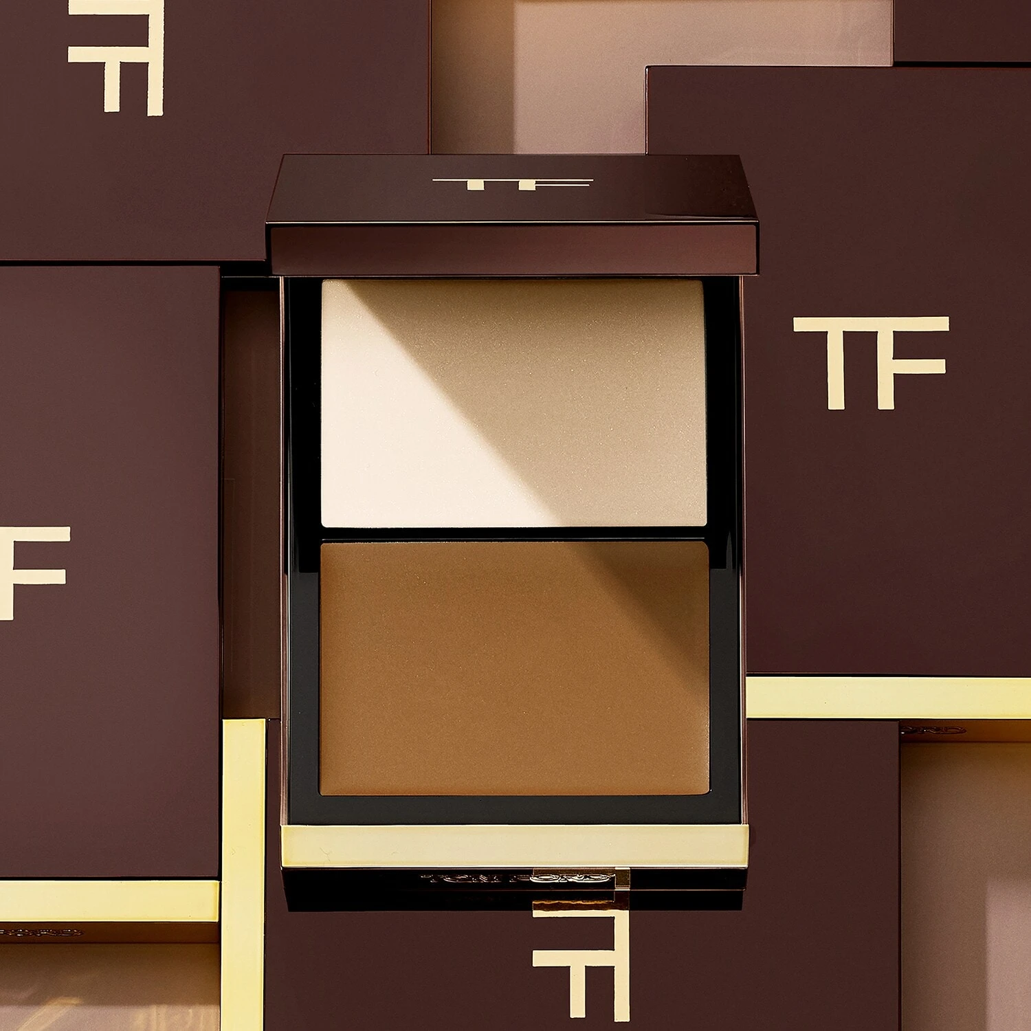 TOM FORD Shade And Illuminate Contour Duo - Palette De Contour 4 TOM FORD Shade And Illuminate Contour Duo - Palette De Contour – Image 2
