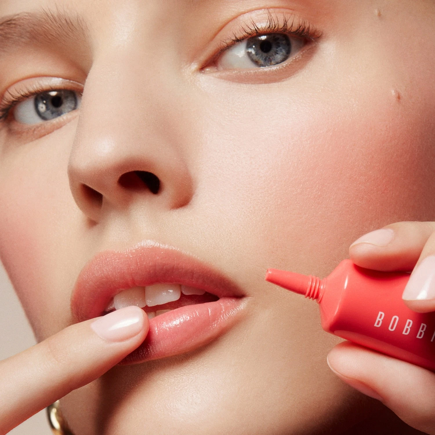 Bobbi Brown Crushed Creamy Color For Cheeks & Lips - Baume Coloré Pour Les Lèvres Et Joues 6 Bobbi Brown Crushed Creamy Color For Cheeks & Lips - Baume Coloré Pour Les Lèvres Et Joues – Image 4