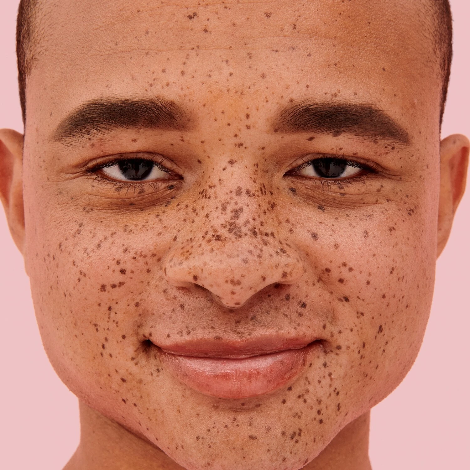 Benefit Cosmetics Goof Proof Brow Powder - Poudre Sourcils Remplissage Facile 8 Benefit Cosmetics Goof Proof Brow Powder - Poudre Sourcils Remplissage Facile – Image 6