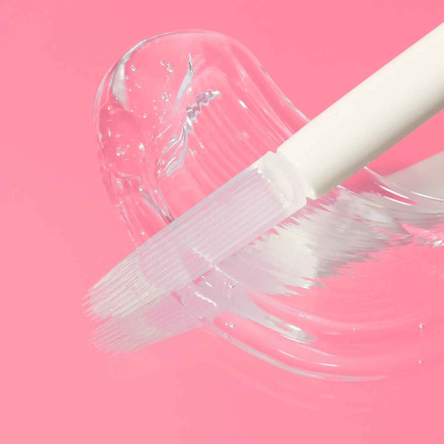 Benefit Cosmetics Hubba Brow - Sérum Revitalisant Pour Les Sourcils 4 Benefit Cosmetics Hubba Brow - Sérum Revitalisant Pour Les Sourcils – Image 2