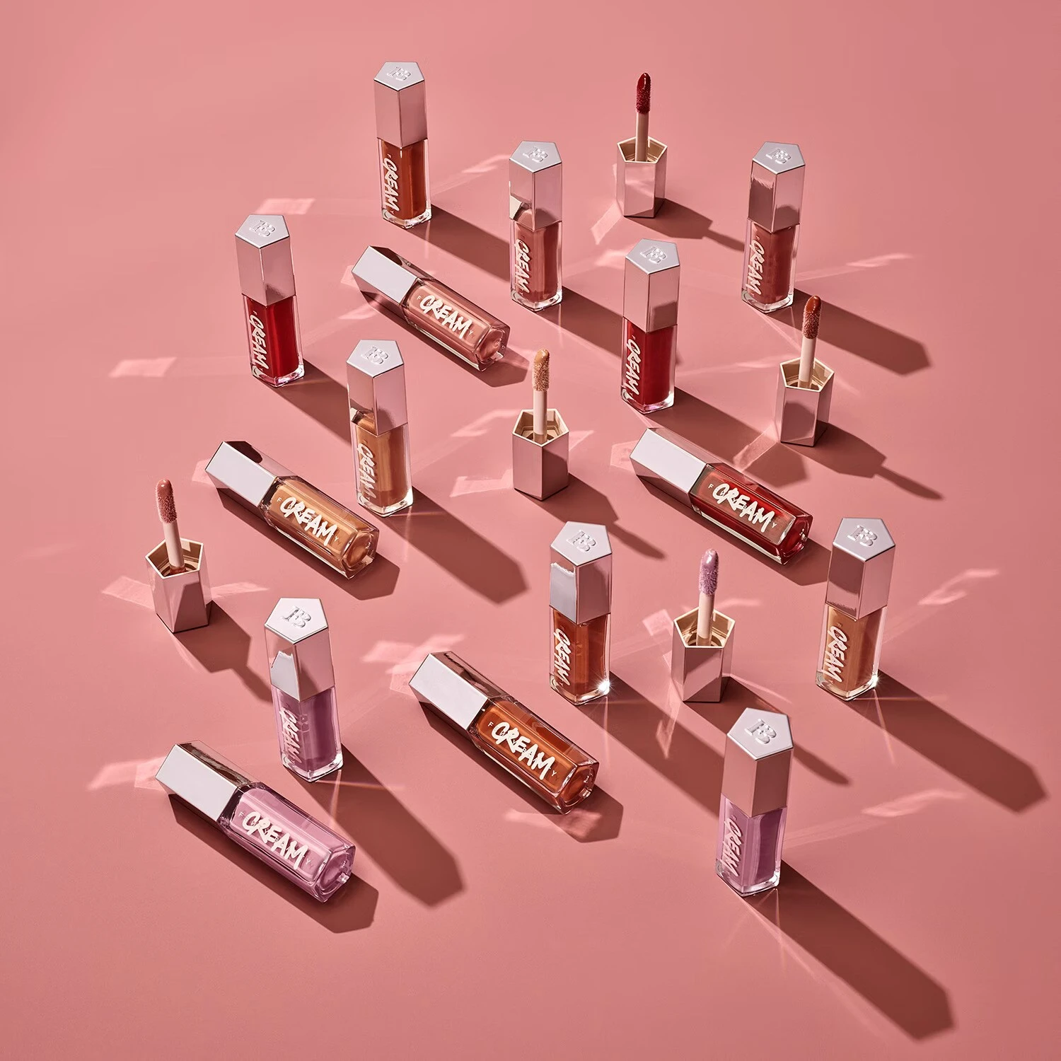 Fenty Beauty Gloss Bomb Cream - Laque à Lèvres Couleur Intense 7 Fenty Beauty Gloss Bomb Cream - Laque à Lèvres Couleur Intense – Image 5