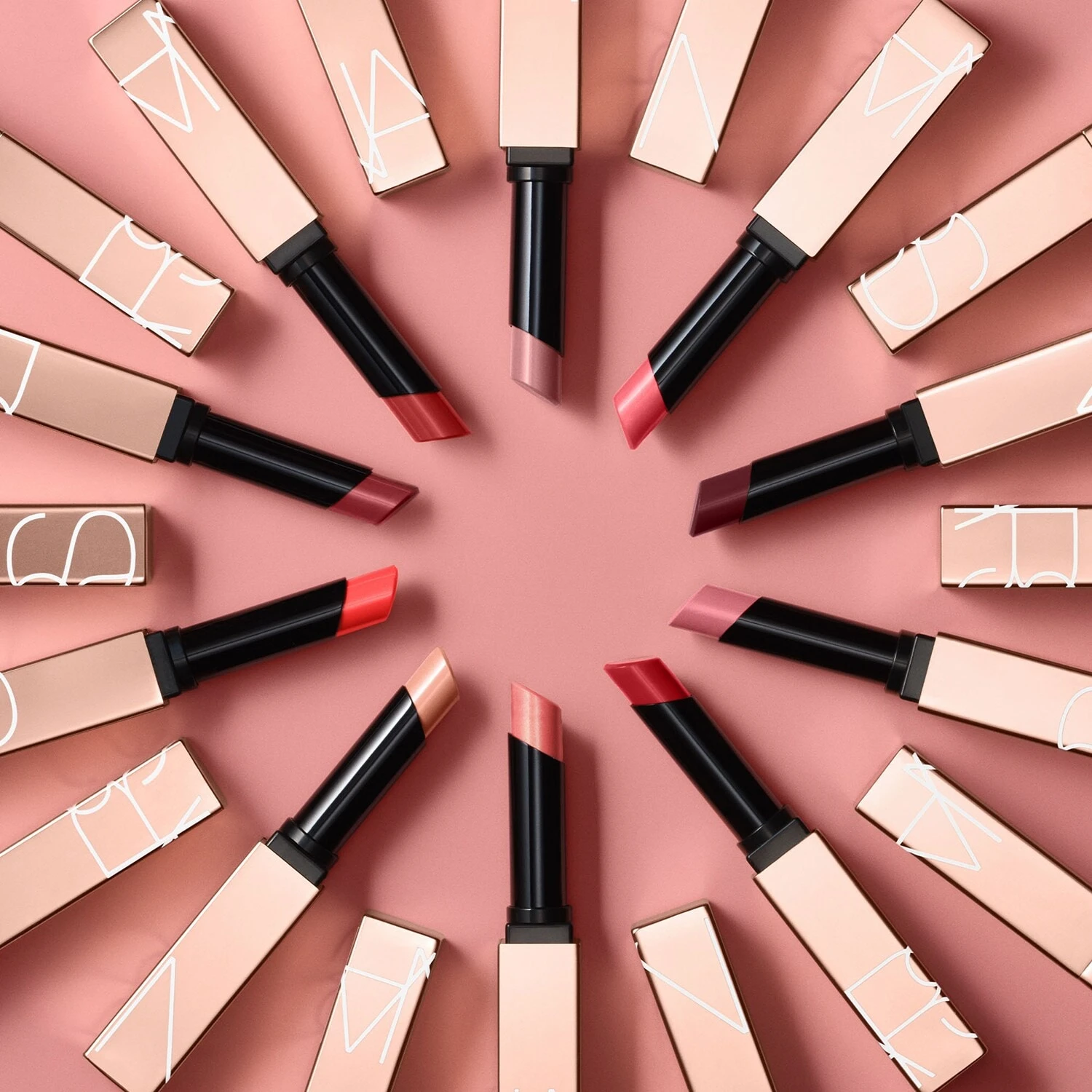 Nars Afterglow Sensual Shine Lipstick - Rouge à Lèvres 6 Nars Afterglow Sensual Shine Lipstick - Rouge à Lèvres – Image 4