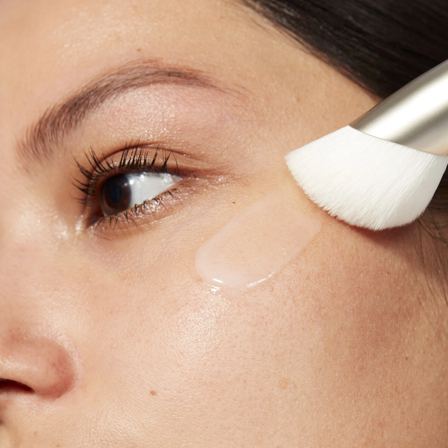 MAC Pinceau 001 - Pinceau Pour Les Soins 6 MAC Pinceau 001 - Pinceau Pour Les Soins – Image 4