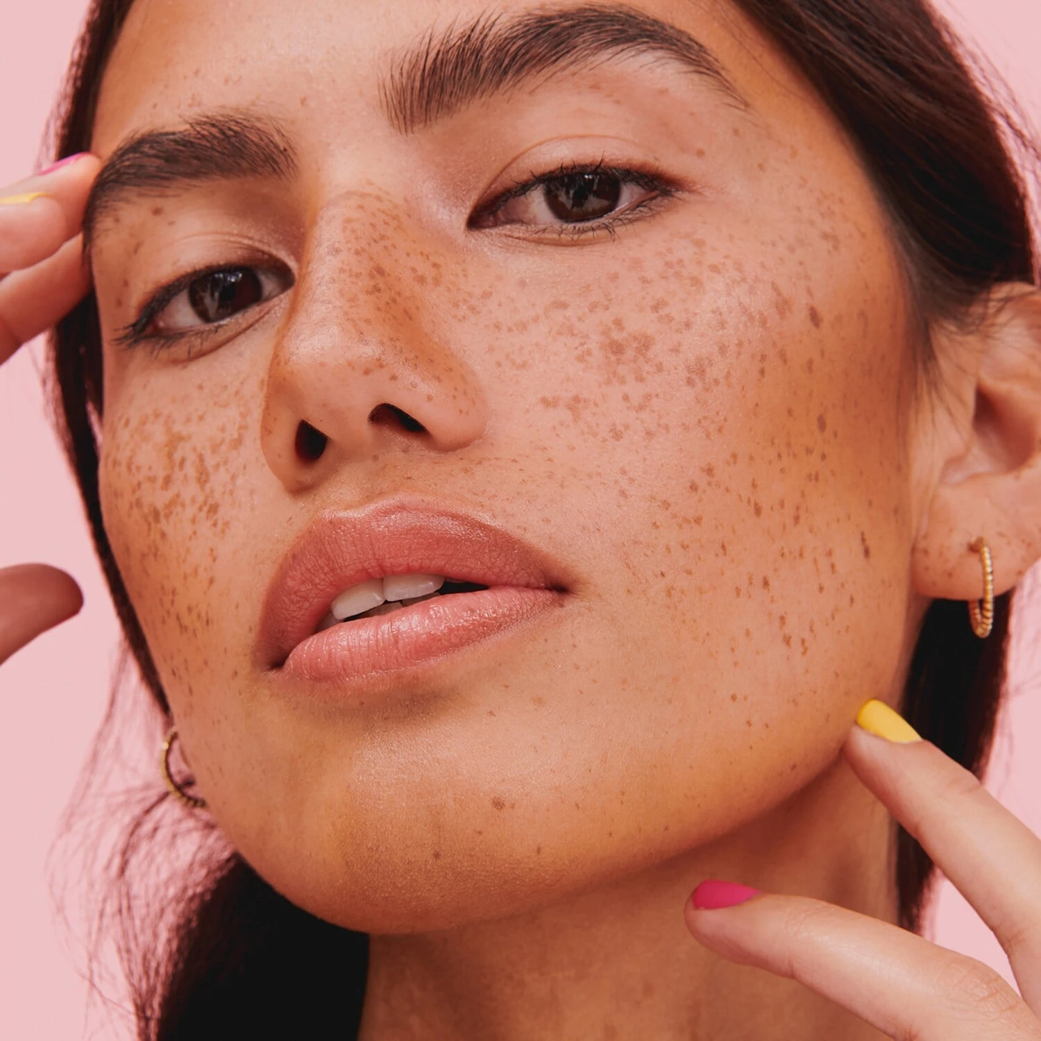 Benefit Cosmetics Benefit Hoola - Poudre Soleil 8 Benefit Cosmetics Benefit Hoola - Poudre Soleil – Image 6