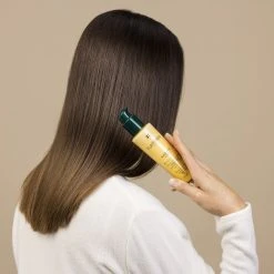 René Furterer Karité Hydra - Crème De Jour Hydratation Brillance 11 René Furterer Karité Hydra - Crème De Jour Hydratation Brillance -Sephora shop P3106035 4