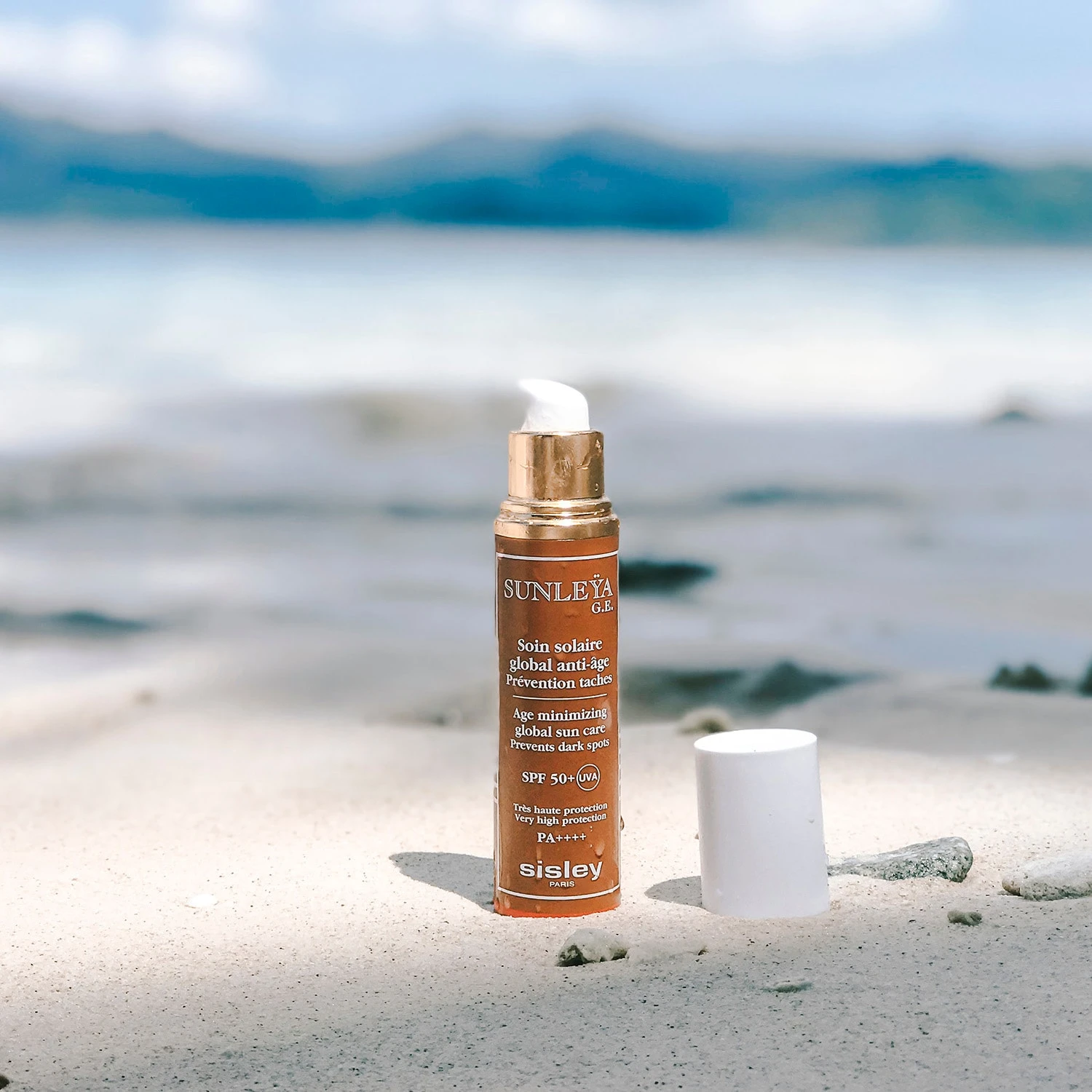 Sisley Sunleÿa G.E. - Soin Solaire Global Anti-Âge SPF 50+ 5 Sisley Sunleÿa G.E. - Soin Solaire Global Anti-Âge SPF 50+ – Image 3